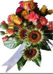 Rouwwerk met zonnebloemen dubbelkleur rozen op fatsia